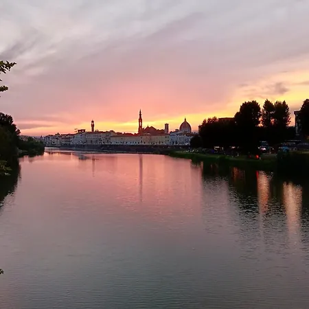 Riverside Happy Apartment *